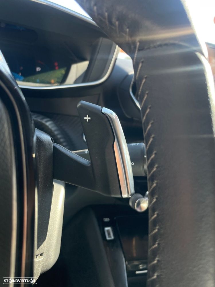 Peugeot 2008 1.2 PureTech Allure EAT8 - 12