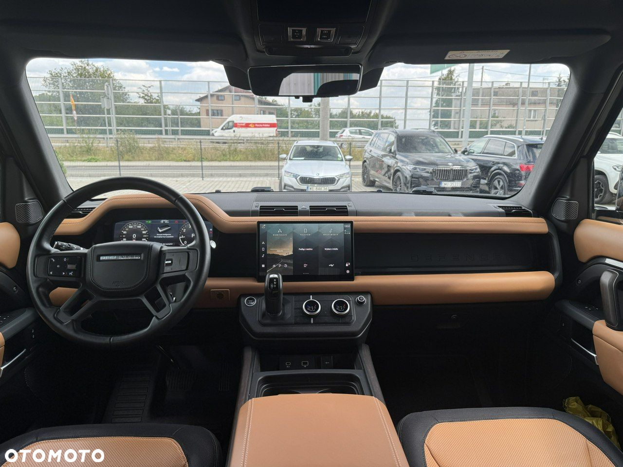 Land Rover Defender - 13