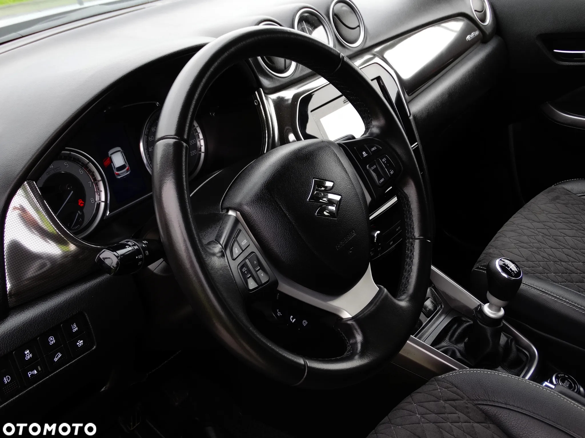 Suzuki Vitara 1.4 Boosterjet Premium 4WD - 14