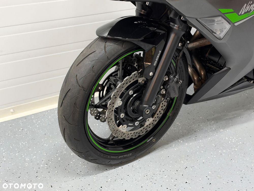 Kawasaki Ninja - 23