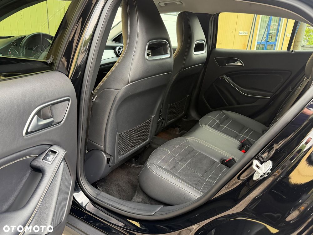 Mercedes-Benz GLA 250 7G-DCT SCORE - 11