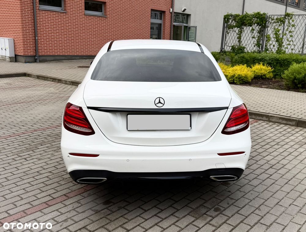 Mercedes-Benz Klasa E 220 d 9G-TRONIC - 22