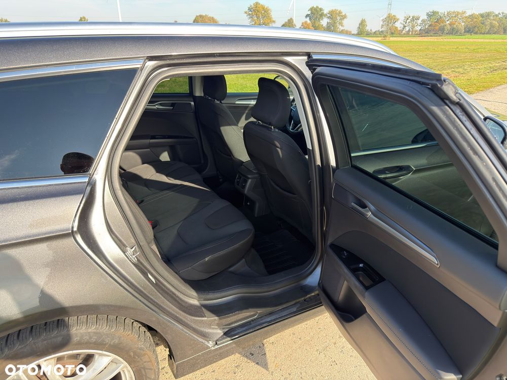 Ford Mondeo - 22