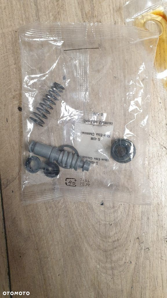 Zestaw naprawczy pompy hamulcowej Harley Davidson Sportster 42803-04A - 2