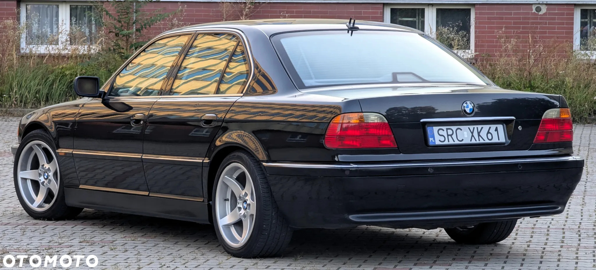 BMW Seria 7 750i - 32