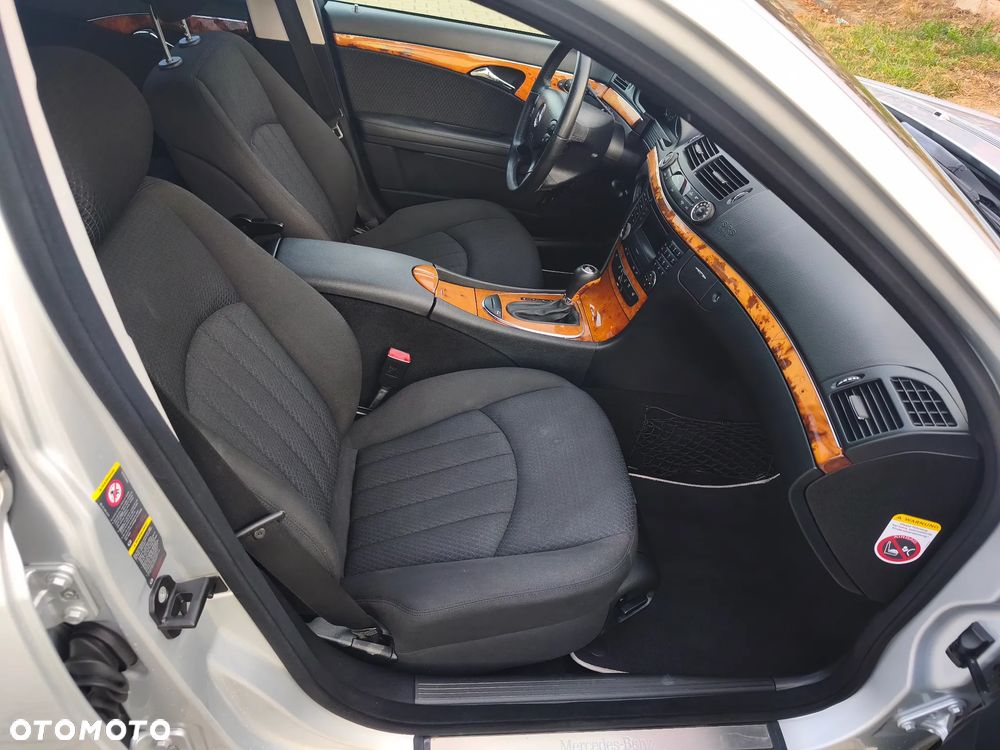 Mercedes-Benz Klasa E 230 7G-TRONIC Elegance - 15