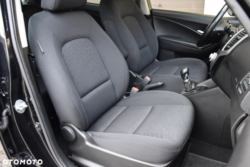 Hyundai ix20 1.4 blue YES - 21