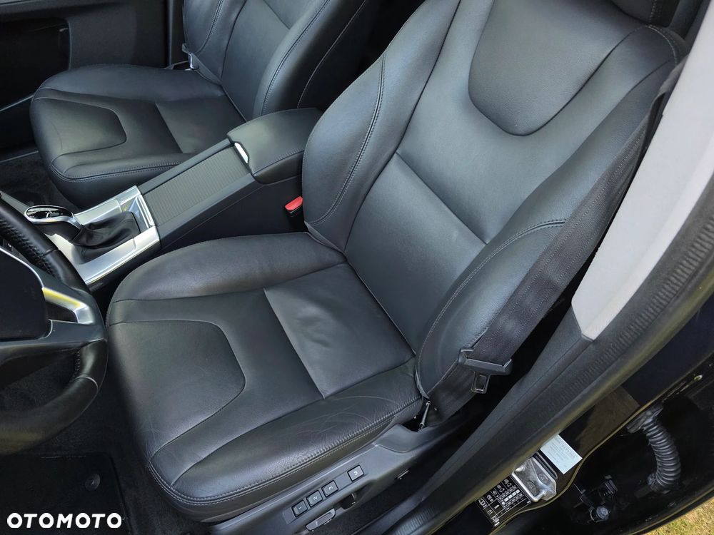 Volvo XC 60 D4 Geartronic Summum - 19