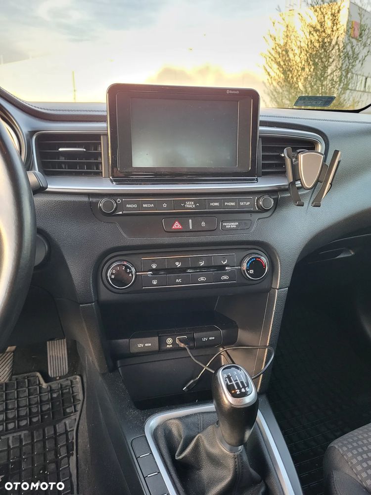 Kia Ceed - 14