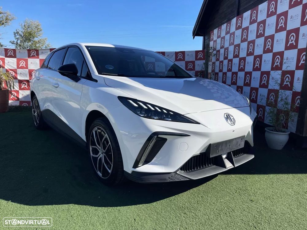 MG MG4 64 kWh Luxury - 1