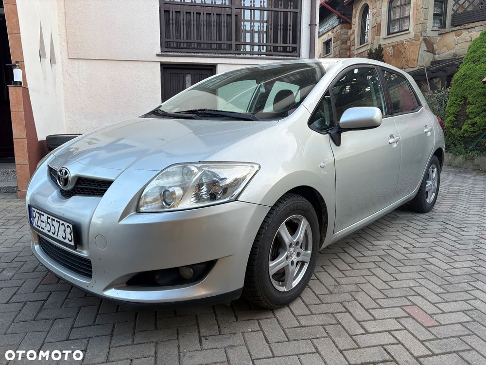 Toyota Auris 1.4 D-4D Luna - 2