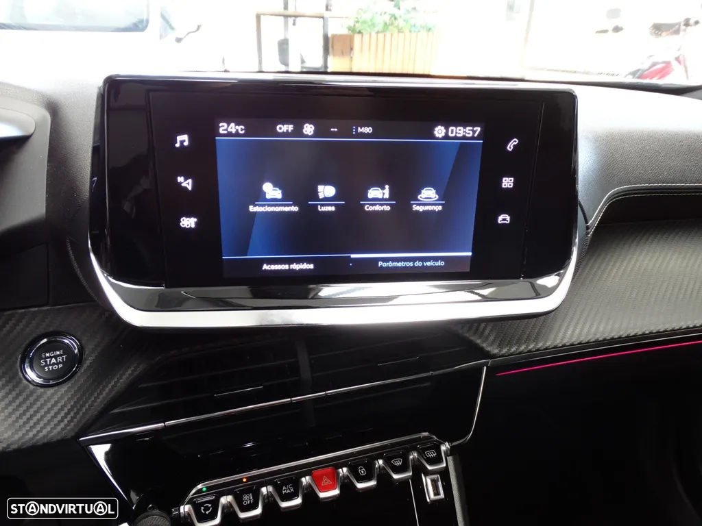 Peugeot 2008 1.2 PureTech Allure EAT8 - 18