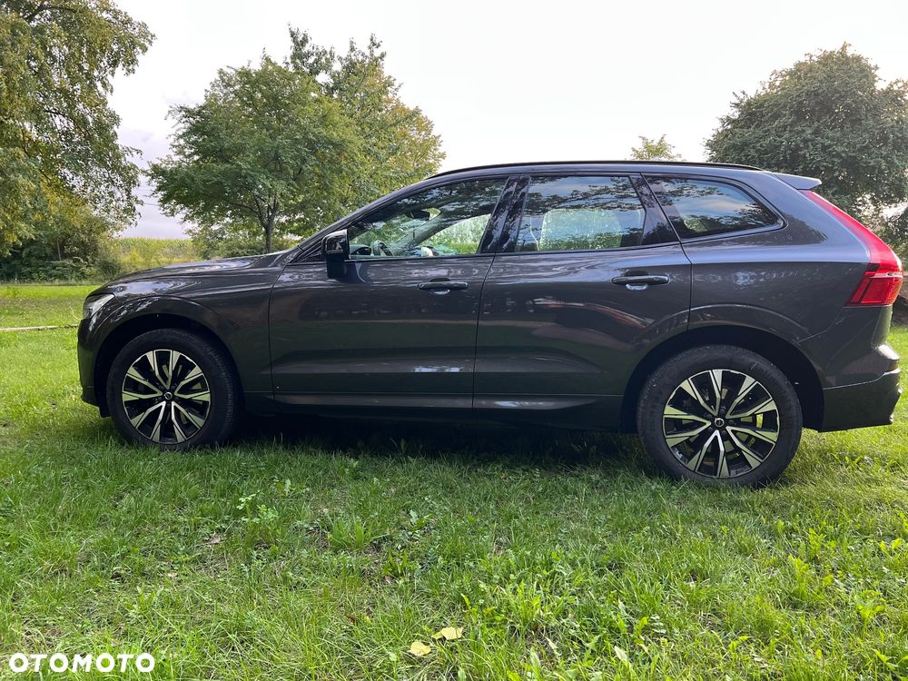 Volvo XC 60 B4 D Plus Dark - 2
