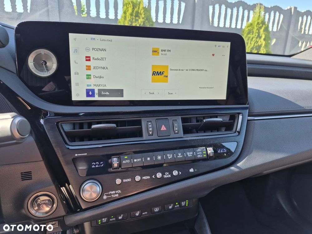 Lexus ES 300h Prestige - 8