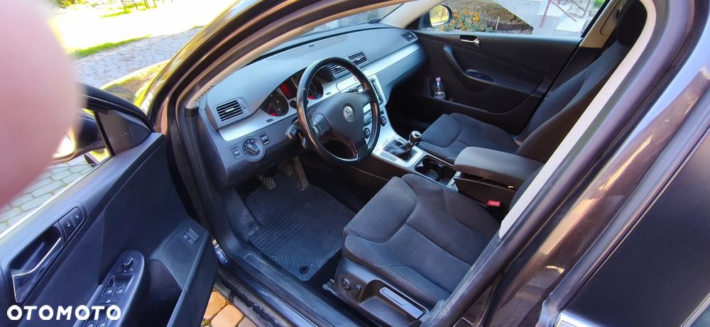 Volkswagen Passat - 8