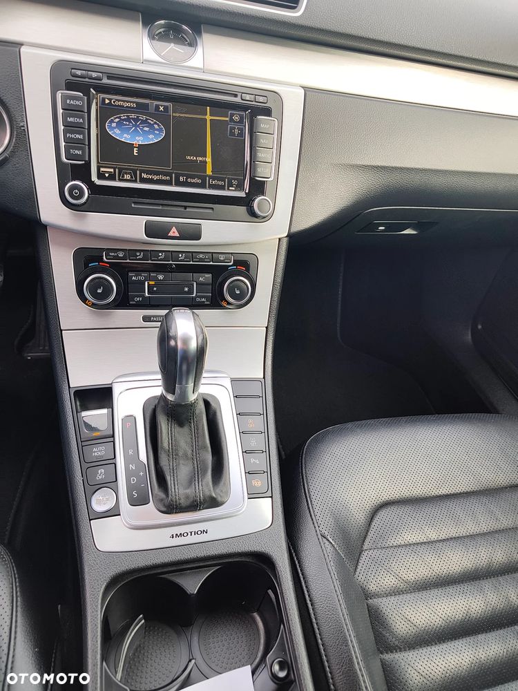Volkswagen Passat 2.0 TDI DPF DSG 4Motion Highline - 29