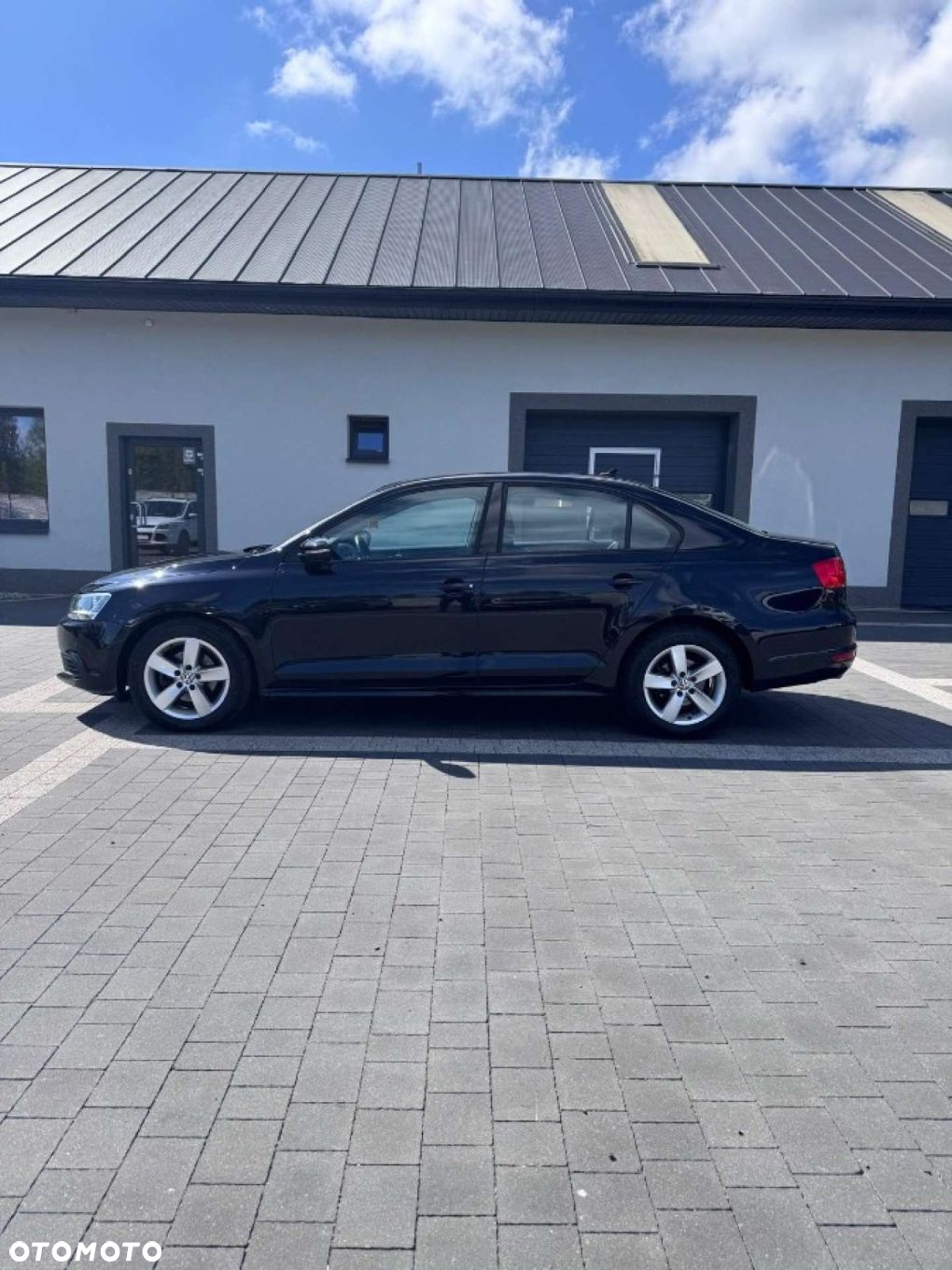 Volkswagen Jetta - 4