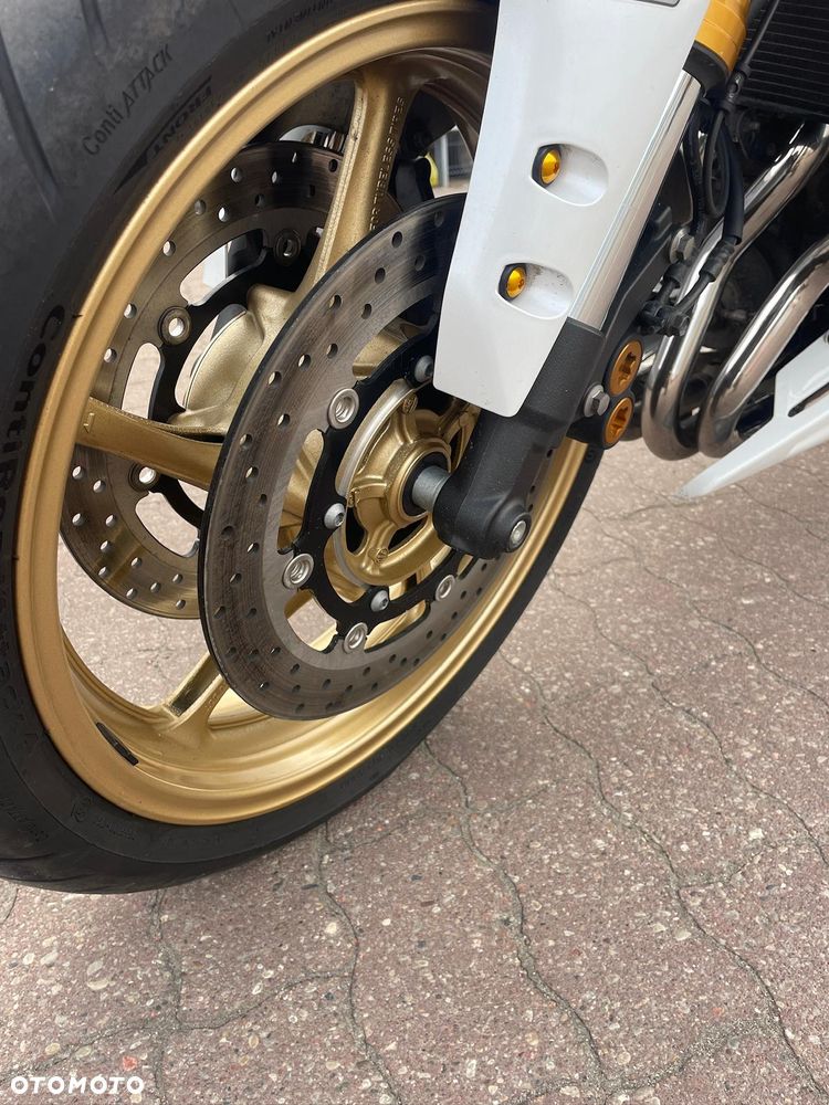 Yamaha FZ8 - 10