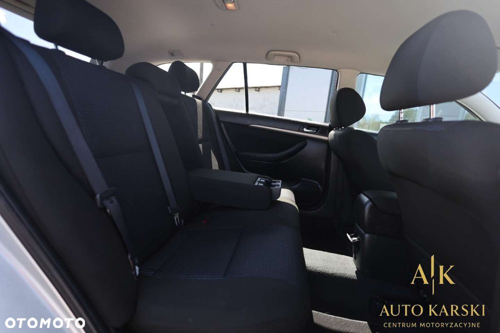 Toyota Avensis - 32