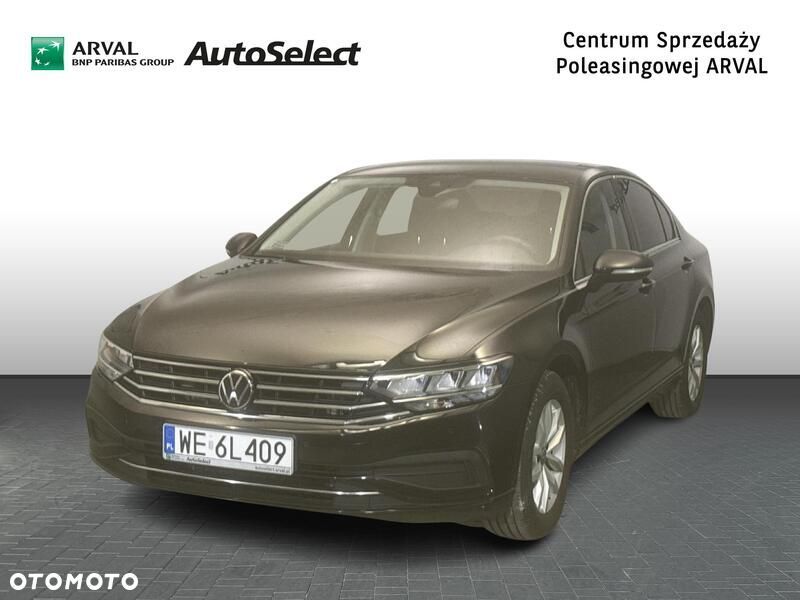 Volkswagen Passat - 1