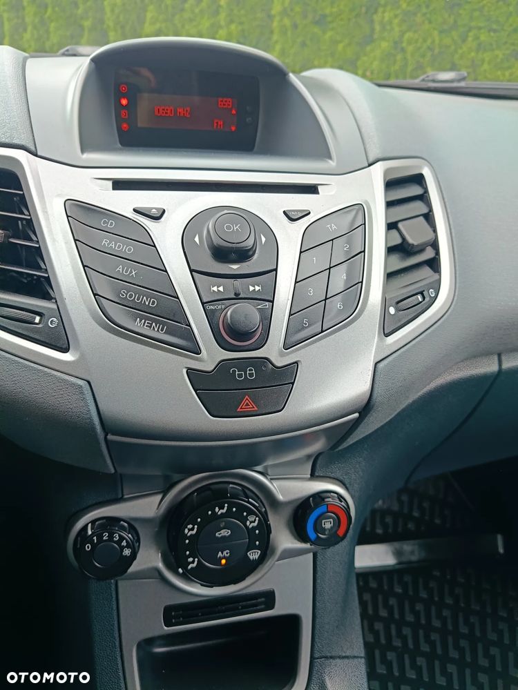 Ford Fiesta - 10