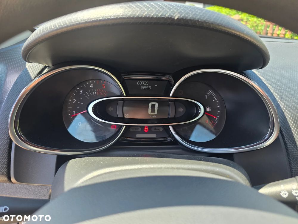 Renault Clio - 24
