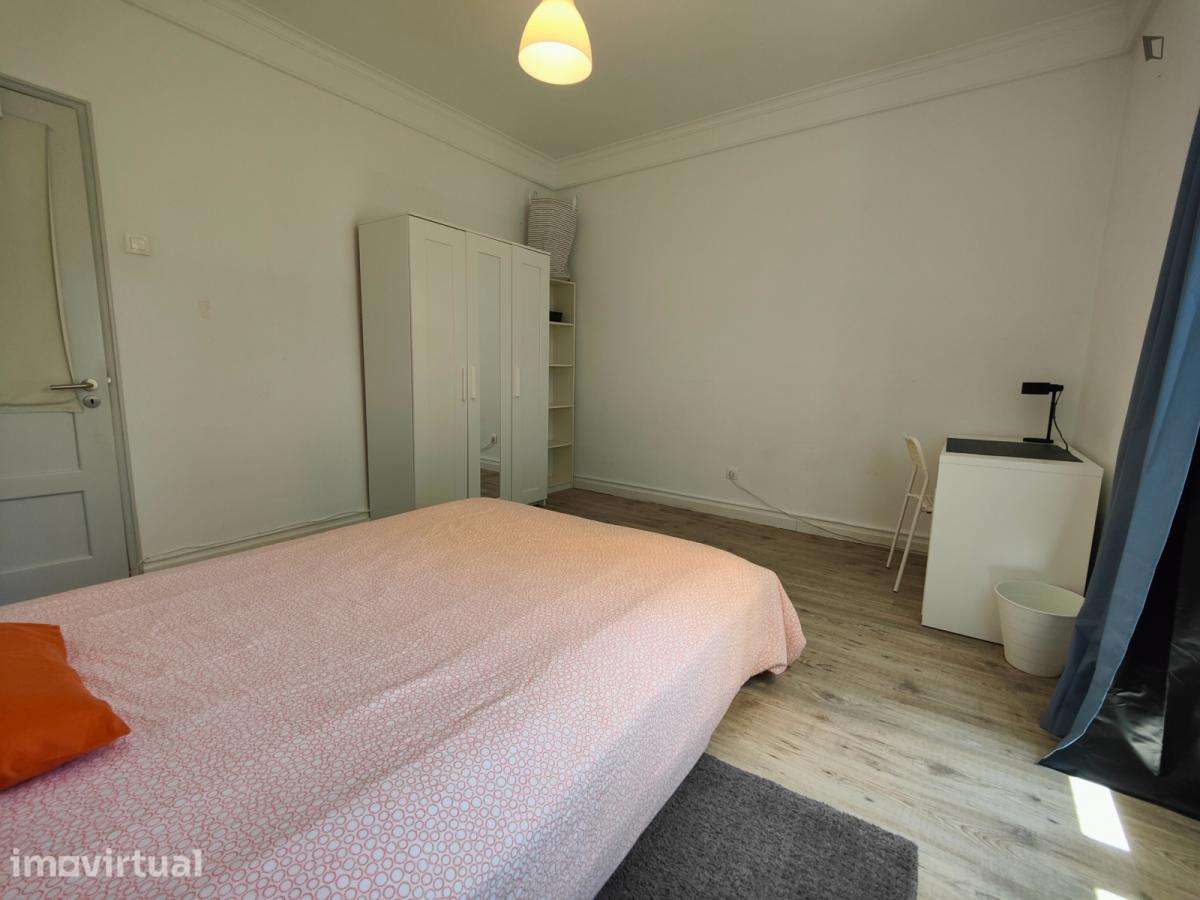 Quarto - localizado em Alvalade Lisbon - Grande imagem: 4/9