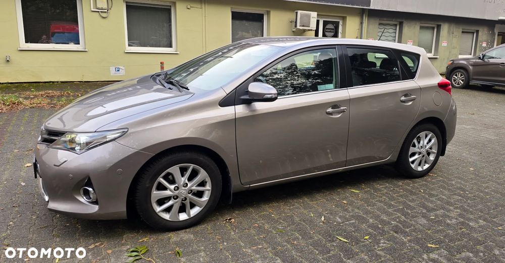 Toyota Auris 1.6 Prestige - 13