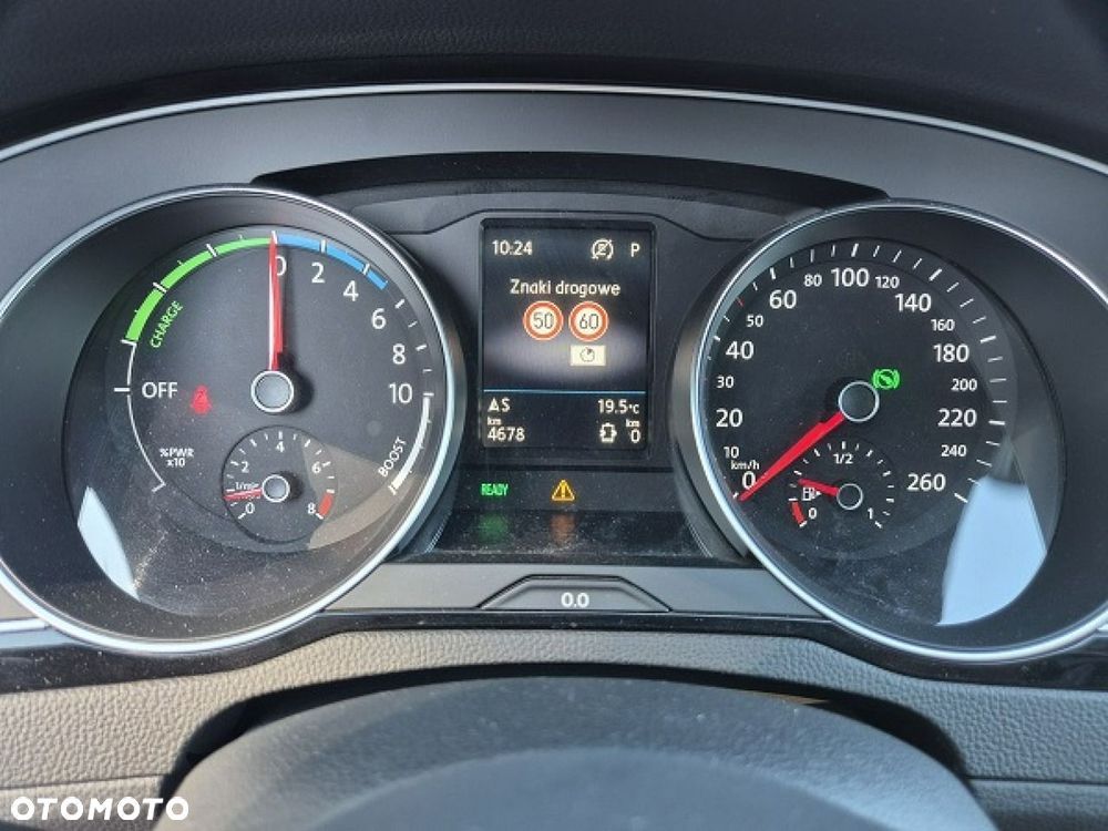 Volkswagen Passat - 33
