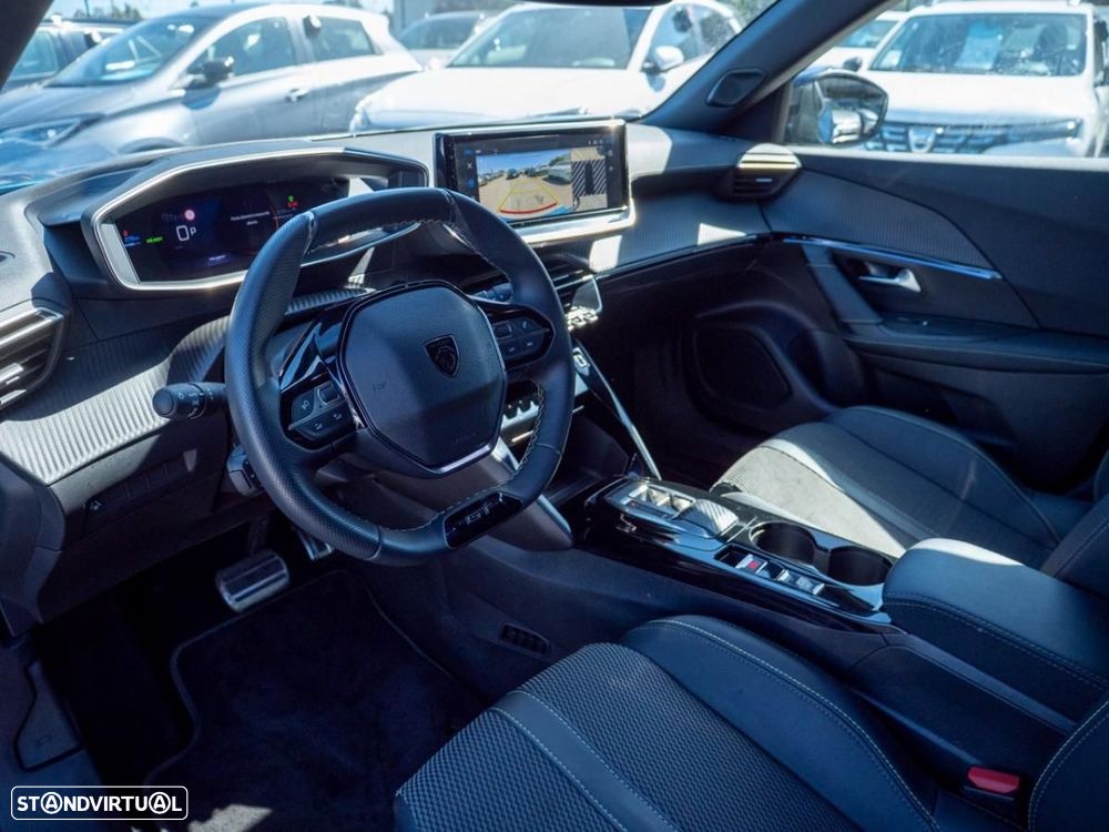 Peugeot e-2008 54 kWh GT — fotografia 22