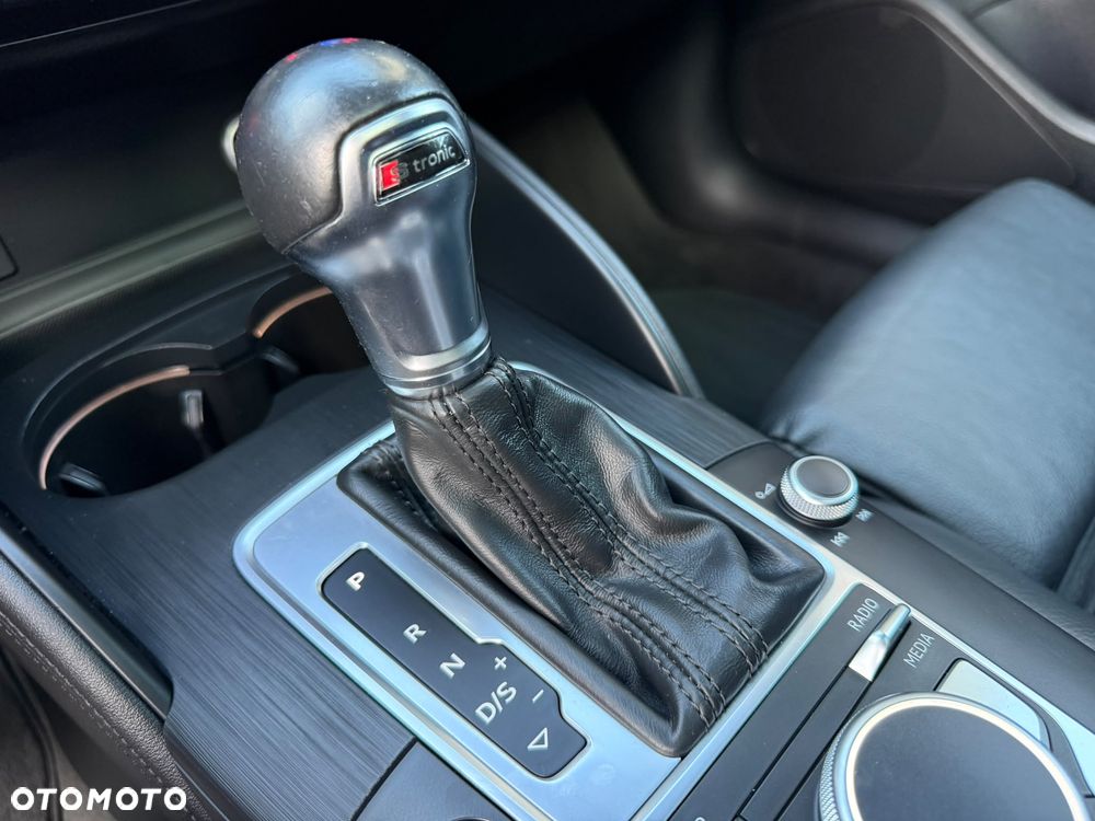 Audi A3 Limousine 2.0 TDI S tronic S line Sportpaket - 36