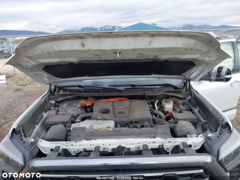 Toyota Tundra - 12