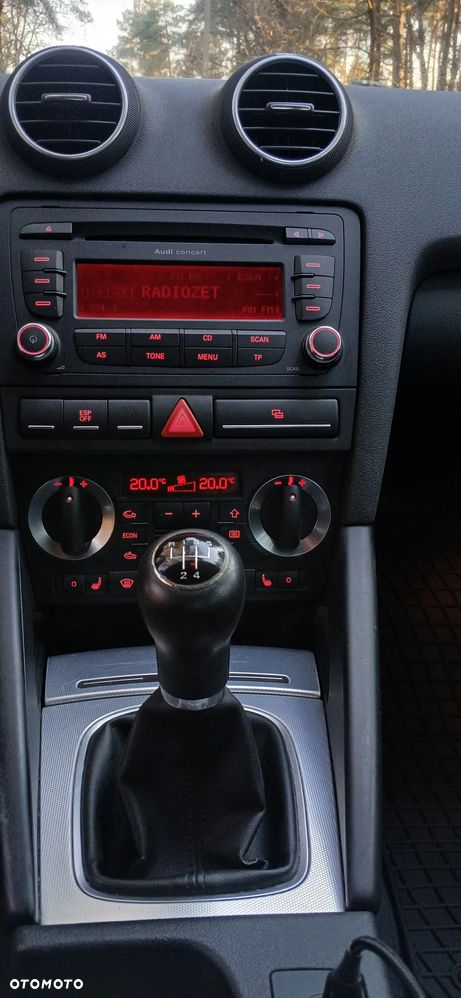 Audi A3 3-drzwiowe 1.6 Attraction - 12