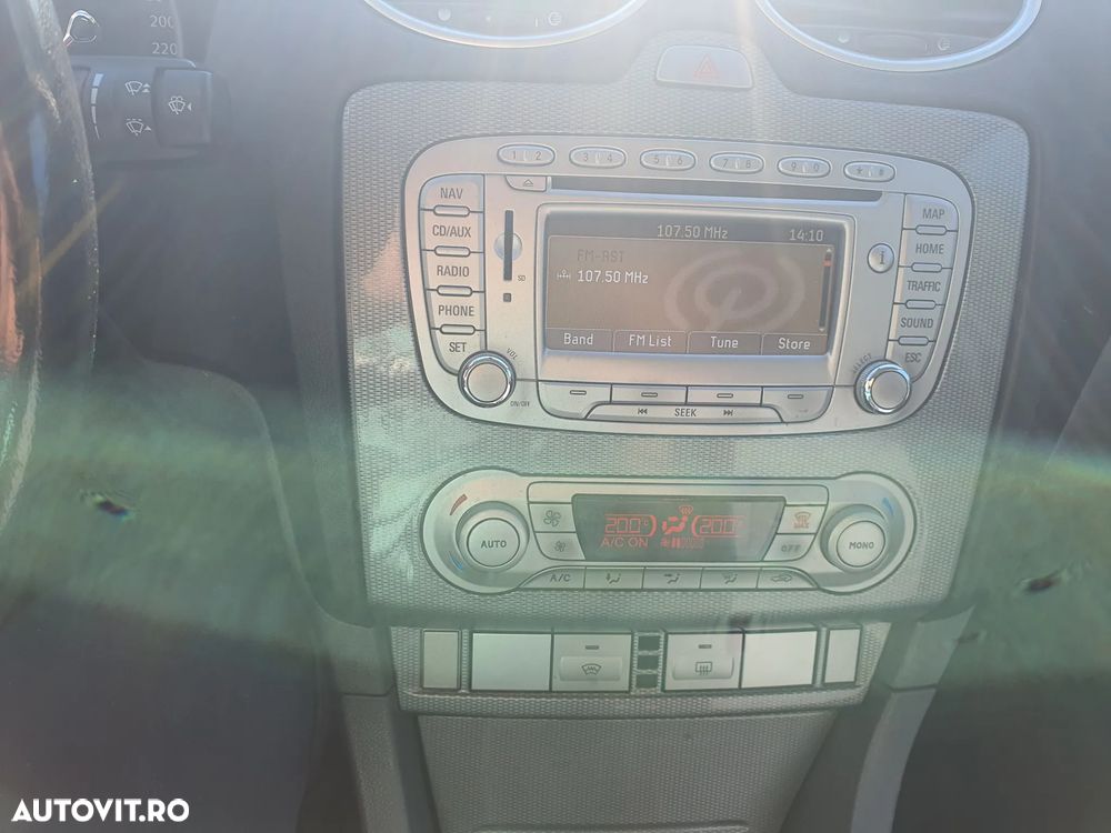 Ford Focus - 8
