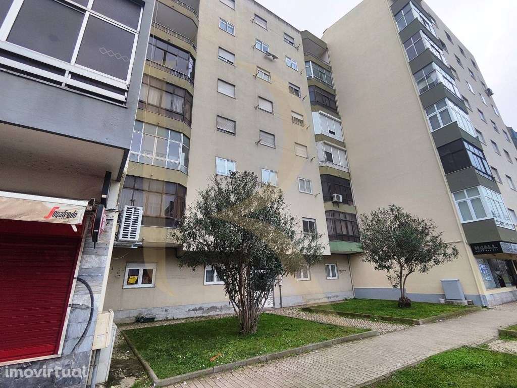 Apartamento T2 com elevador nas Paivas - Amora - Grande imagem: 2/22