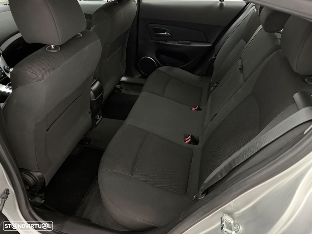 Chevrolet Cruze 1.6 LT - 23