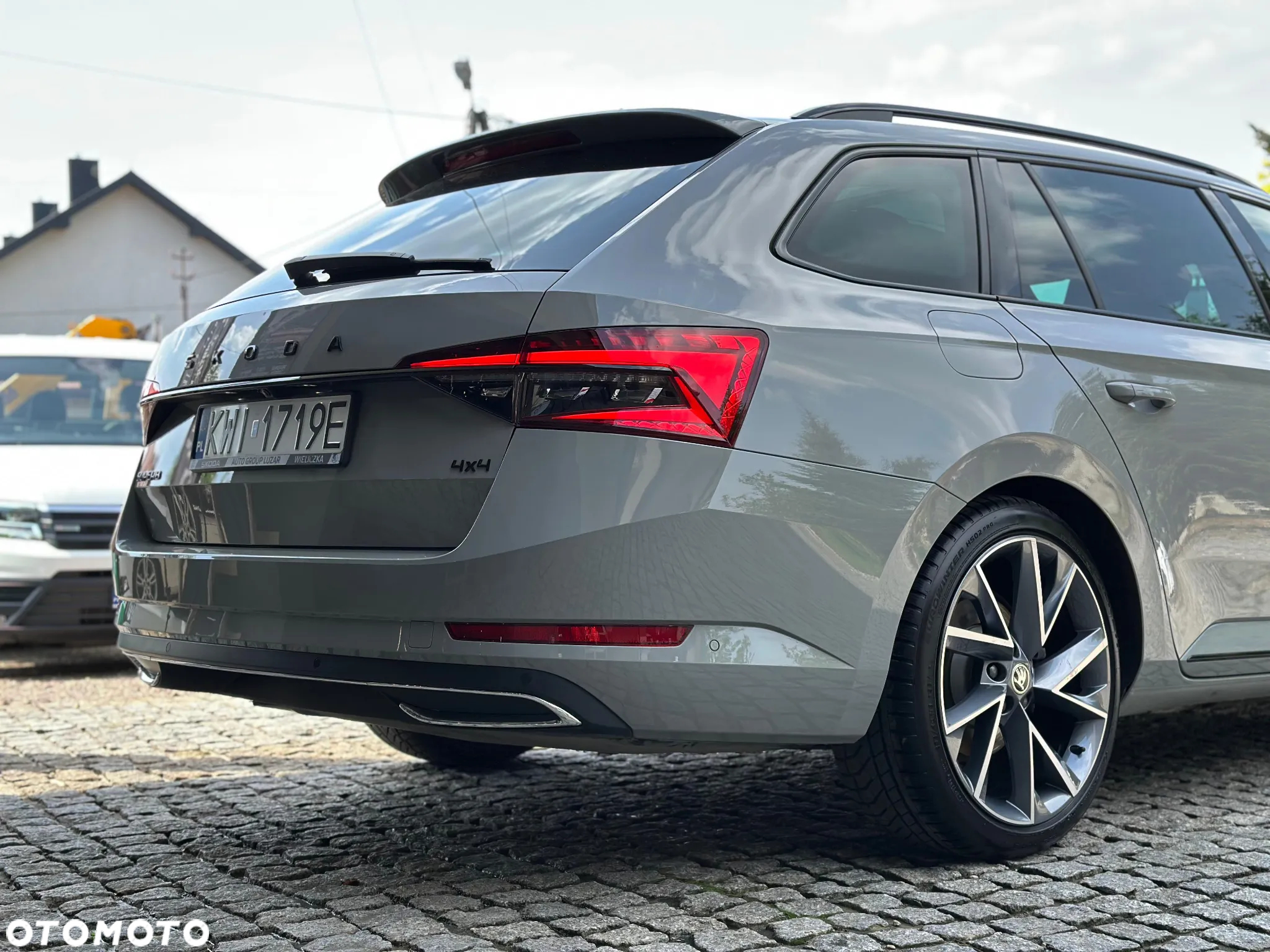 Skoda Superb 2.0 TDI SCR 4x4 Sportline DSG - 9