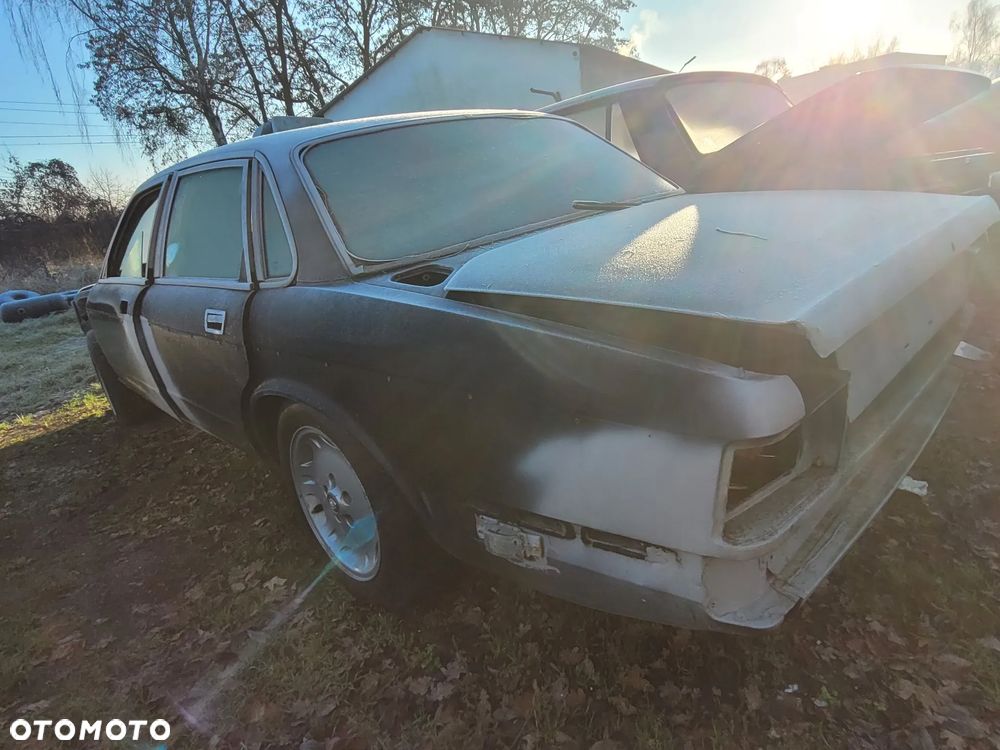 Części- Daimler XJ 3,6  Pojemność: 3589  Moc: 134,99 kW  Rok: 1987  Benzyna - 3