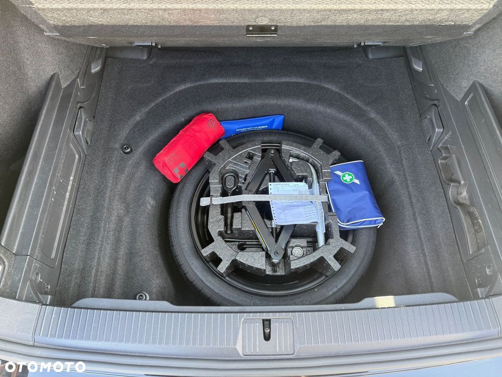 Volkswagen Passat - 28
