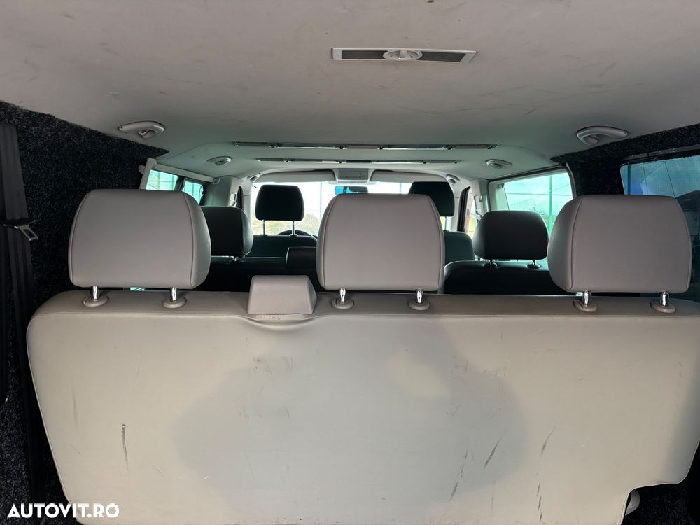 Volkswagen Caravelle - 9