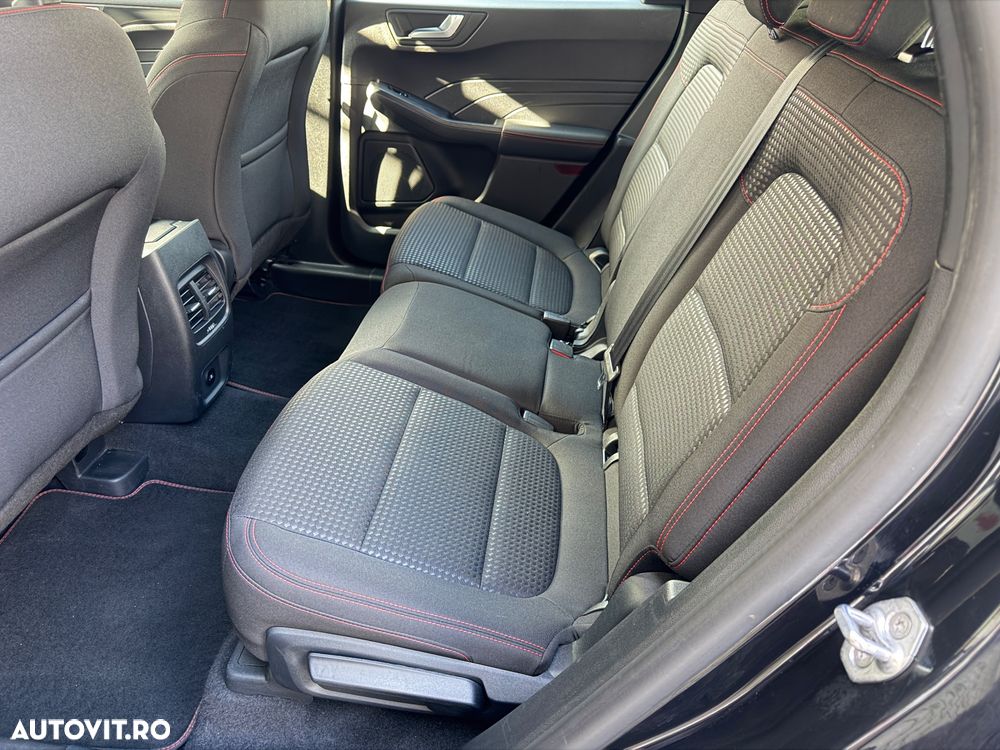 Ford Kuga 2.5 Duratec FHEV 4x4 ST-LINE - 31
