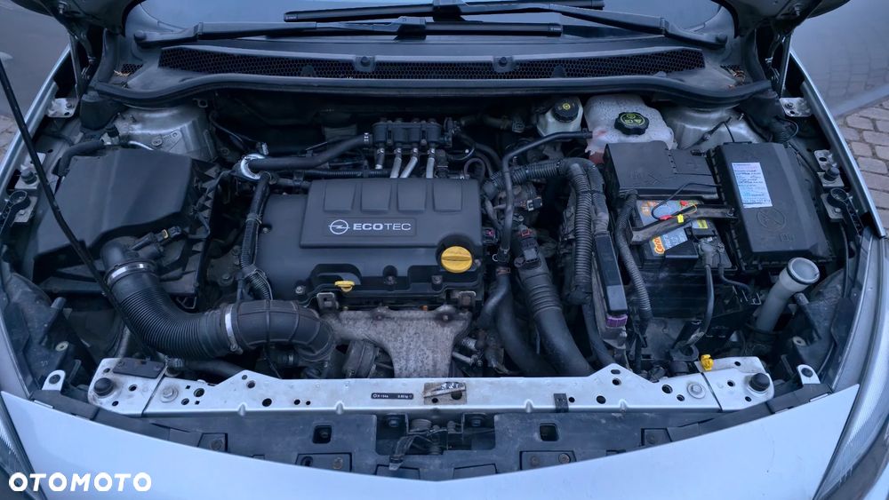 Opel Astra 1.4 T Sport - 11