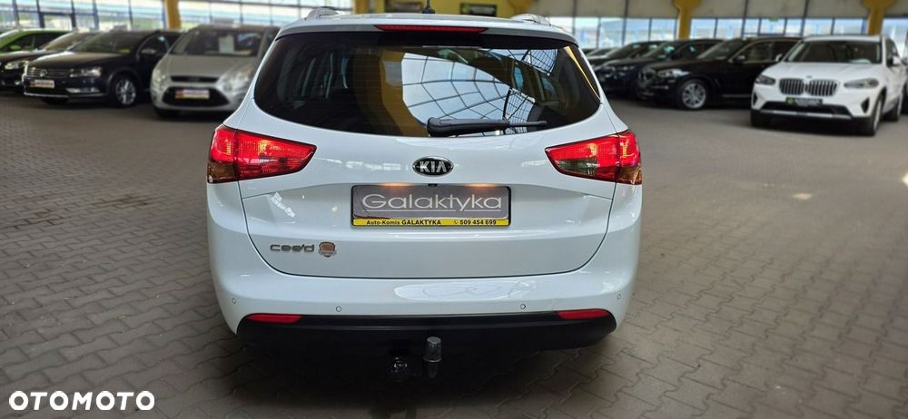 Kia Ceed - 8