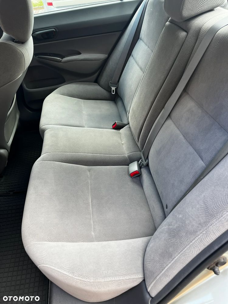 Honda Civic 1.8 Comfort - 8