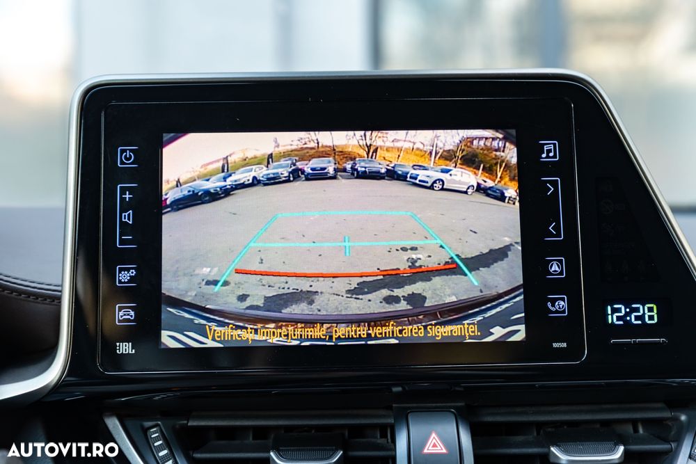 Toyota C-HR Hybrid Lounge - 21