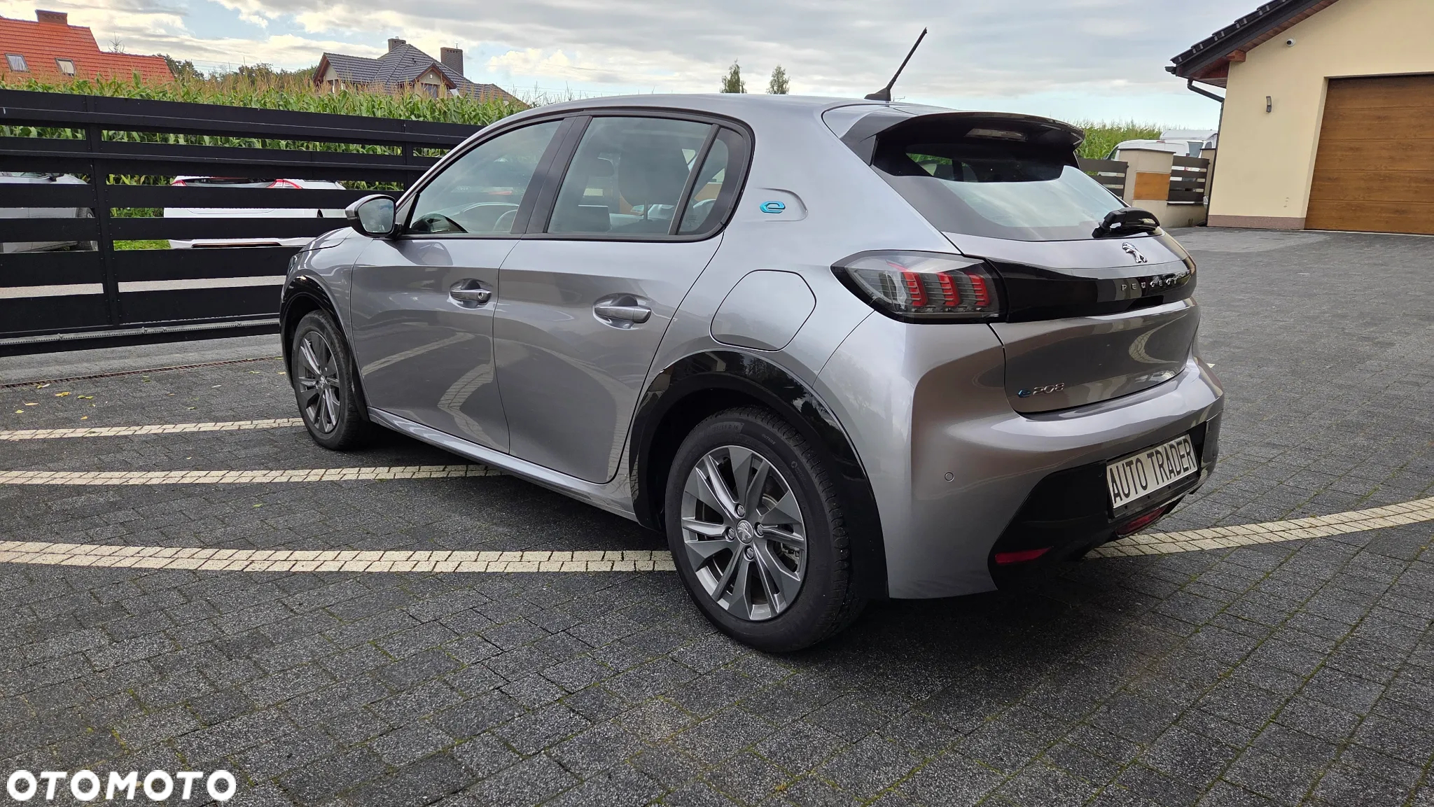 Peugeot 208 e-208 Allure - 15