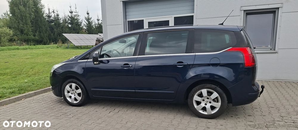 Peugeot 5008 2011 photo 4