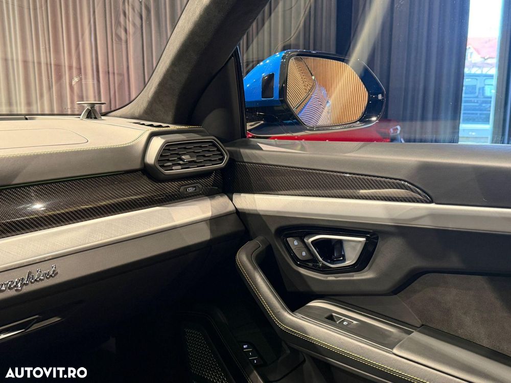 Lamborghini URUS - 28