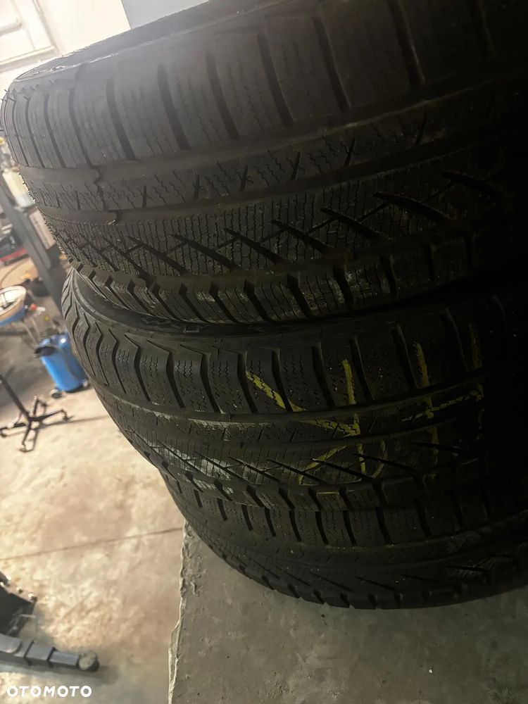 Opony zimowe 205/60R15 - 1