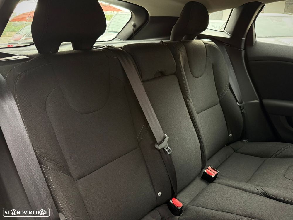 Volvo V40 2.0 D2 Momentum - 8